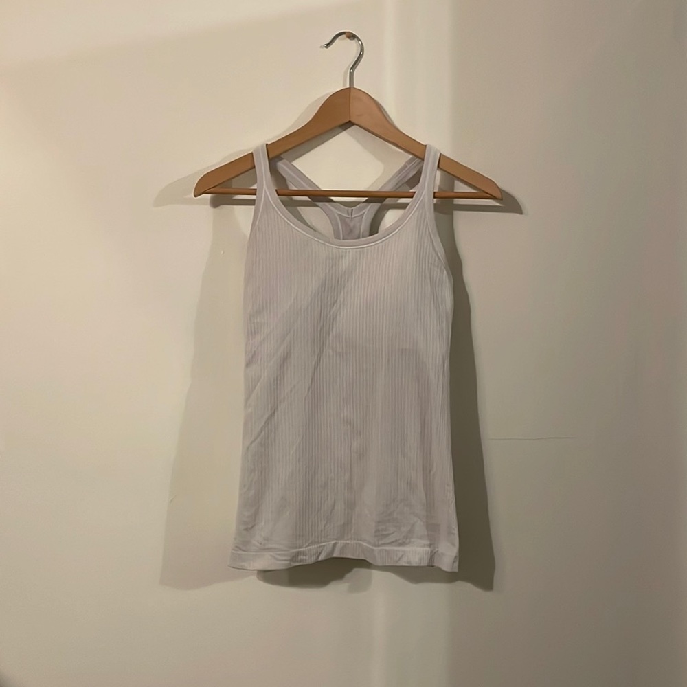 size 6 white ebb to street tank!
